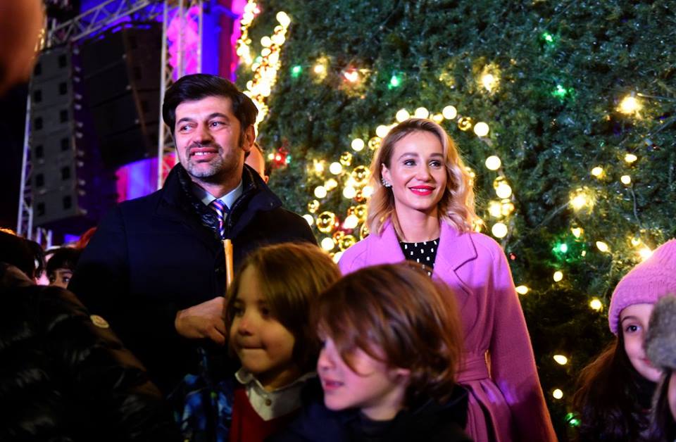 Georgia’s main Christmas tree has been festively lit up in Tbilisi geotv.ge
